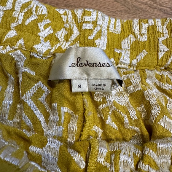 Elevenses Shorts with drawstring and pockets - Picture 2 of 5